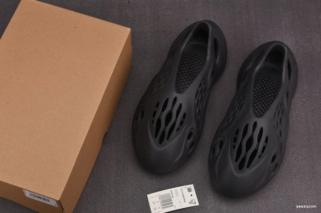 Foam Adidas RNNR Onyx Yeezy HP8739 0823